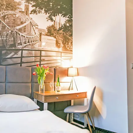 מלון דירות Boogie Aparthouse Old Town 3*