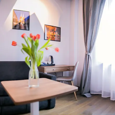 Boogie Aparthouse Old Town מלון דירות 3*