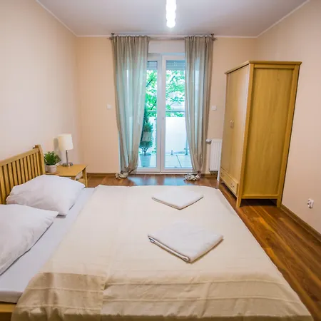 Boogie Aparthouse Old Town 3*