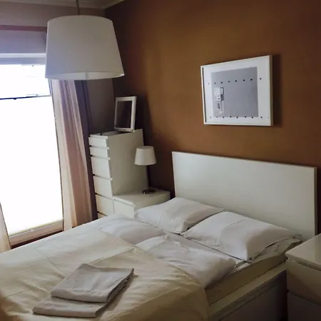 Boogie Aparthouse Old Town מלון דירות 3*