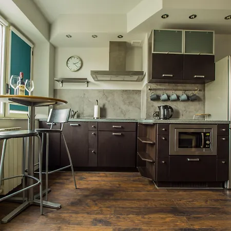 Boogie Aparthouse Old Town מלון דירות 3*