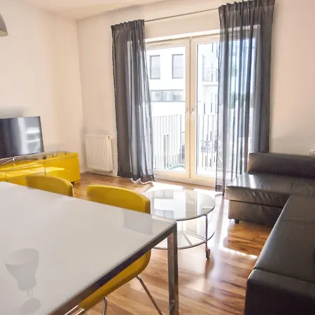 Boogie Aparthouse Old Town מלון דירות 3*
