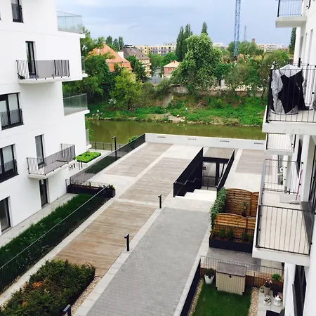 Boogie Aparthouse Old Town מלון דירות 3*