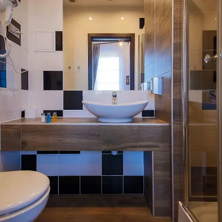 מלון דירות Boogie Aparthouse Old Town 3*